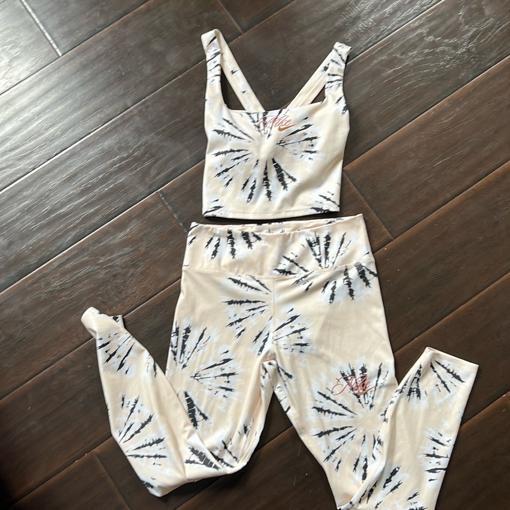 Nike workout set size medium